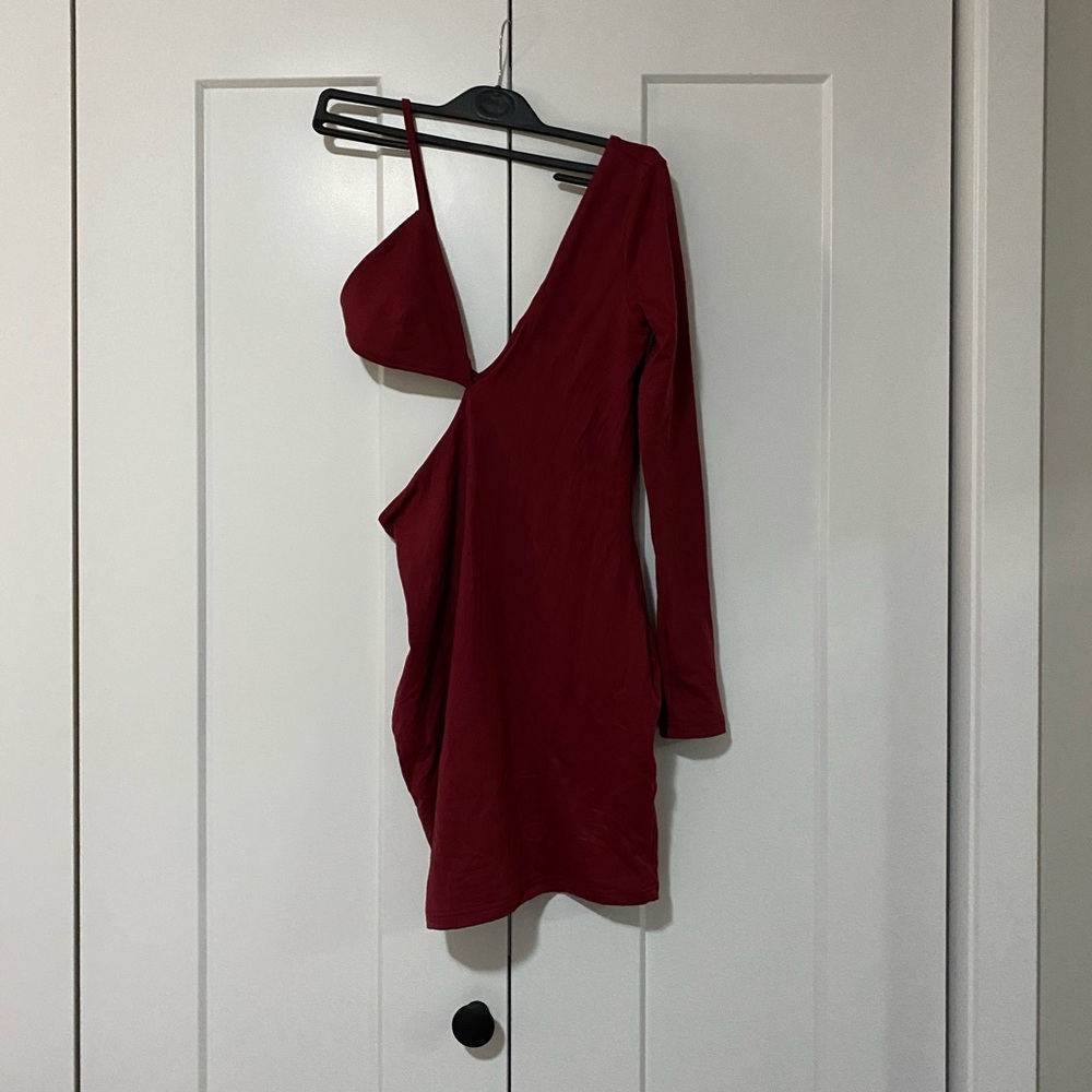 Superdown One-Shoulder Asymmetric Maroon Bodycon … - image 3